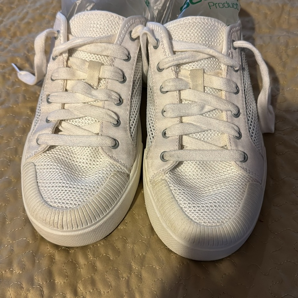 Dr. Scholl's White Mesh Sneakers - Picture 2 of 9
